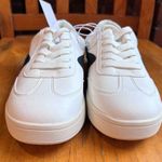 Dolce Vita womens Vasser casual lace up sneakers black/white 6.5 Black Photo 4