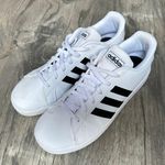 Adidas Sneakers Photo 0