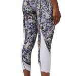 Lululemon Wunder Under Crop Scallop Full-On Luxtreme 23"
Floral Size 6 Photo 0