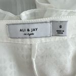 Ali & Jay  white flowy pleated mini shorts size small‎ Photo 6