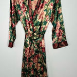 Amelia’s floral wrap robe size large Green Photo 0