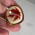Lot of 2 vintage acrylic maple leaf brooches Red Photo 3