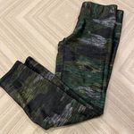 Terez  Woman’s Camouflage High Waist Cropped Leggings Photo 0