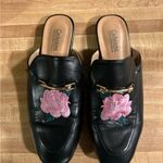 Catherine Malandrino  black shoes with embroidered rose. Photo 1