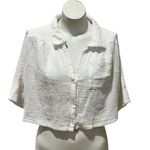 Day + Moon Women's White Cropped Button Photo 8