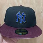 Hat club New York yankees 1999 World Series size 7 1/4 brand new Purple Photo 1