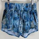 Lululemon Tracker Short V 4” in Sun Dazed Multi Blue Size 4 Photo 2