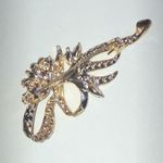 Elegant Gold Tone and Pink Rhinestone Floral Brooch Photo 3