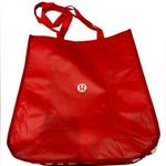 Lululemon  red medium size shopper back Photo 0