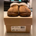 UGG Women’s Dakota 1212W Camel Slipper Size 6 Lightly Used Very Good Condition Photo 2