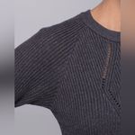 Lululemon The Sweater The Better Heathered Grey, 2 Front Pockets, Thumb Holes Photo 2
