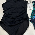 Old Navy NEW W TAGS! One piece Swimsuits size‎ small Photo 0