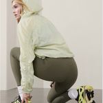 Athleta Expedition Hike Shell Photo 3