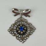 Vintage Silver Tone Bow Dangle Brooch Filigree Blue Cabochon Rhinestones Photo 1