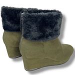 DKNY  Womens Nadra Forrest Green Faux Suede Black Fur Trim Bootie Shoes 9 Photo 1