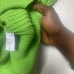 IZOD  Womens Preppy Cable Knit Sweater Size  M V-neck Academia Tennis Kelly Green Photo 3