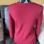 Jones New York  V-Neck 3/4 Sleeve Top Size Medium Photo 3