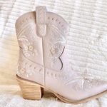Arula Corral Mi.iM Embroidered Western Boots Photo 1