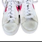 Nike  Women's Pink White Sneaker Shoes Sweet Classic Heart Leather Size 8 Vintage Photo 4
