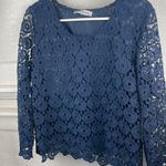 Acrobat Size L Photo 1