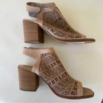 Vince Camuto  Keannie Cutout Leather Open Toe Block Heel Sandal Taupe Boho SZ 8.5 Photo 4