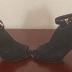 Jennifer Lopez JLO used Black Booties Photo 15