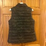 Old Navy  Size Medium Frost-Free Green Camouflage Quilted Puffer Vest NWT Photo 5