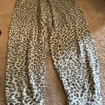Olivaceous Oliveaceous large animal print pants Photo 5