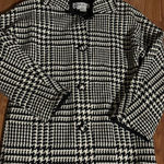 Carlisle  Black and White Houndstooth Coat Size Medium. Photo 2