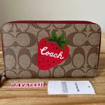 Coach Wallet Photo 0