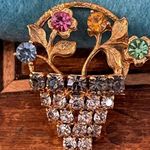 Darling Vintage Brooch Photo 2