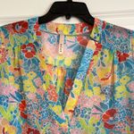 Super Cute Floral Top for Women Size M Photo 2
