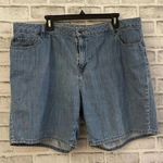 L.L.Bean Women’s Classic Fit light wash jean shorts 20W Photo 0