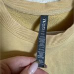 Vuori  Restore Crewneck Sweatshirt Sz Large in Yellow Golden‎ Photo 2