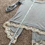 Lily Star | gray ribbed top size small Photo 9