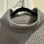 GapFit Women's XL Quilted Jacquard Knit Funnel-Neck Pullover Photo 3