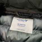 Old Navy Water Resistant Narrow Channel Puffer Jacket Size XS Petite in Olive Photo 3