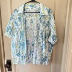 The Sarah Bentley Women’s 2X Button Down Blouse Floral Blue & White Size XXL Photo 6