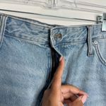 Madewell  High Rise The Mom Jean Shorts Distressed Size 22W Light Wash‎ Photo 5