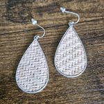 NEW Light Pink Fun & Fashionable Earrings Photo 1