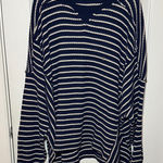 American Eagle NWT  Over Sized Long Sleeve Top Photo 0
