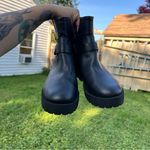 Zodiac Womens Miller Black Leather Lug Sole Ankle Booties Shoes size 9 Photo 7