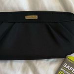 Travelon NWT  RFID Blocking Wristlet Wallet Photo 0