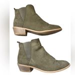 Dorothy Perkins Chelsea Ankle Bootie Green Suede Size 6 Womens Minimalist Simple Photo 2