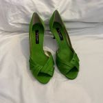 Nina NWOT Contesa Apple Green Satin d'Orsay Peep-toe Pumps Photo 7