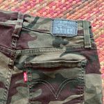 Levi's  ARMY CAMO PRINT MID LENGTH STRETCH SHORTS Photo 3