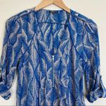 Warehouse blue feather print pleated zip front tab sleeve blouse size 2 XS Photo 1