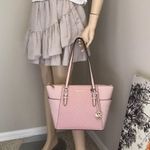 Michael Kors Set Photo 6