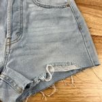 Wild Fable Women's Light Wash High Rise Cut-Off Jean Shorts - Size 8 - NWT Photo 4