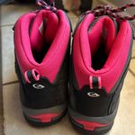 Clourts, women’s Gray and Pink Hiking Boots Size 7.5 Photo 2
